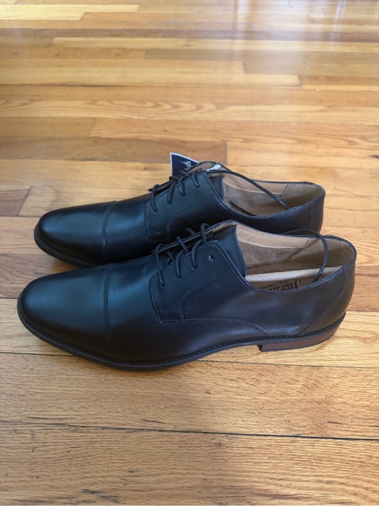 Florsheim Black Leather Cap-Toe Derby Dress Shoe